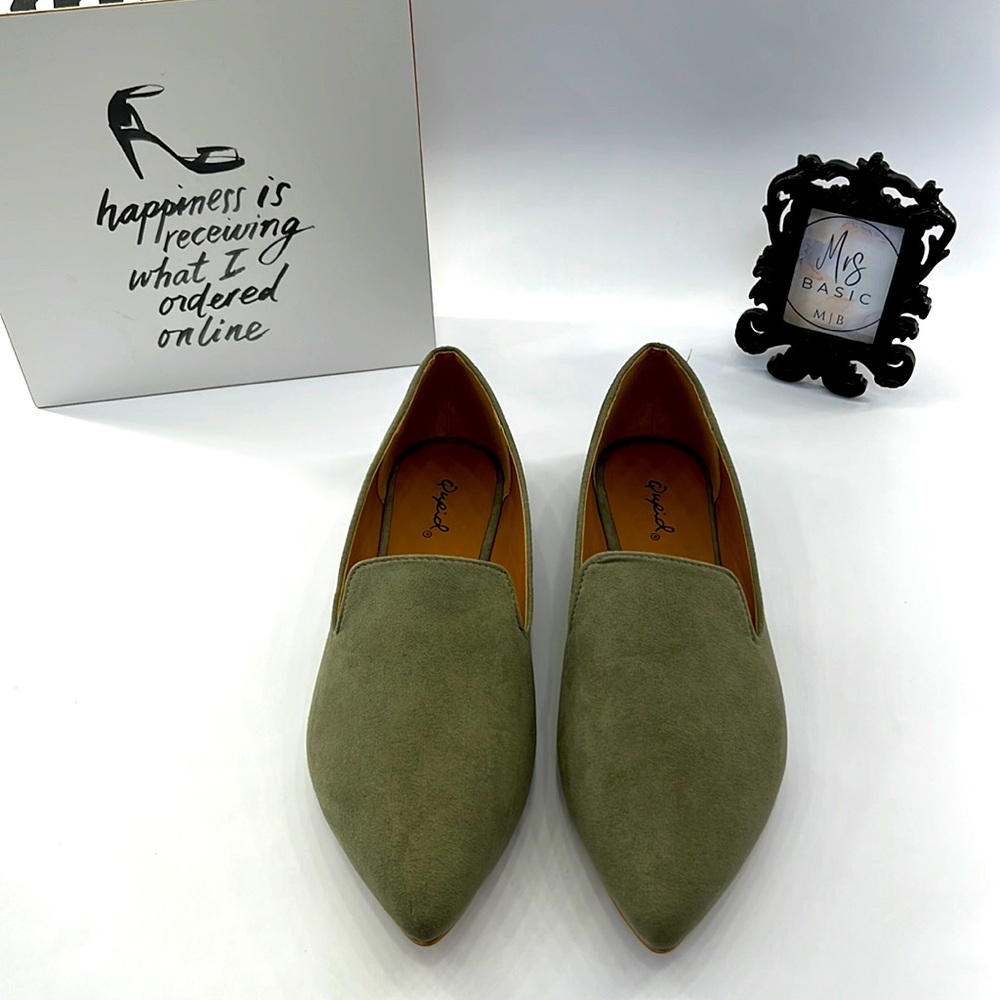 Qupid Miss Green Slip-On Flats, Size 6.5